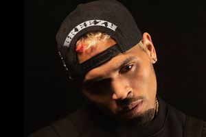 Chris Brown exige a Warner Bros 500 millones de dólares por difamación