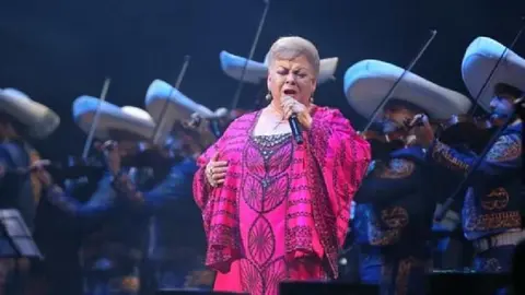 ¿Cuáles son las canciones más populares de Paquita la del Barrio?