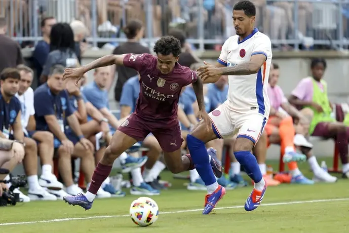 ¡Competencia para Raúl Jiménez! Fulham ficha a nuevo delantero desde el Manchester City