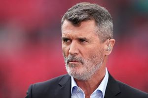 ¡Pelea de estrellas! Roy Keane sugiere retirarse a Rod Stewart tras llamarlo abusivo