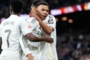 Mbappé responde a los abucheos del madridismo: "que nos piten a todos"