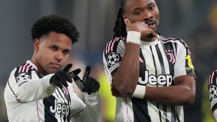 McKennie y Thuram en celebración | AP