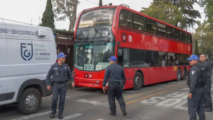 Fallece abuelita dentro de Metrobús en la Línea 7