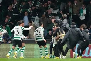 ¡Corona abollada! Sporting de Lisboa vence en casa a PSG con doblete de Luis Suárez