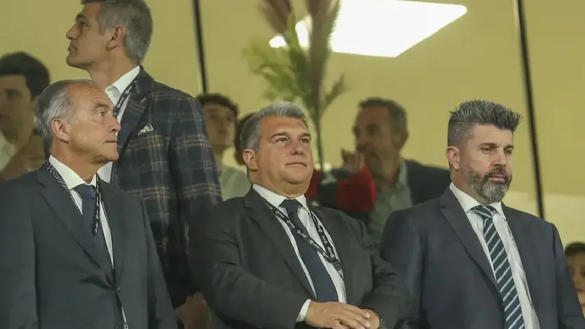 Joan Laporta al centro | AP