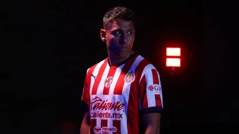¡Debut con Chivas tendrá que esperar! Luis Romo se pierde la jornada 1