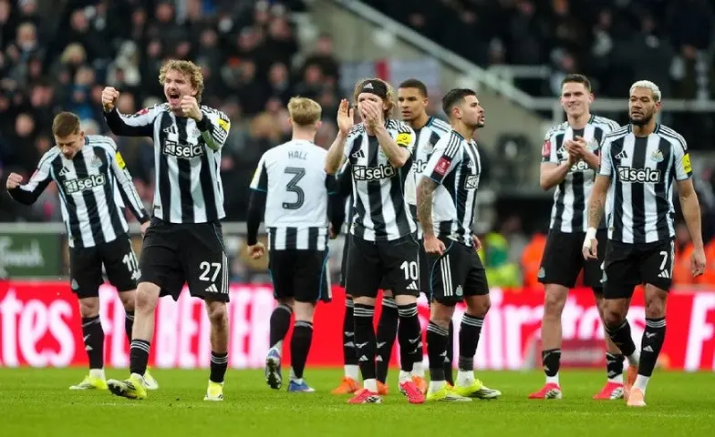 Newcastle viaja a Azerbaiyán para preparar su partido | AP