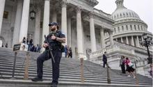Policía arresta a un hombre que intentó llevar un machete y tres cuchillos al Capitolio tras llegada de Trump