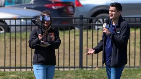 Adan Manzano, periodista de Telemundo, muere en cobertura del Super Bowl LIX en Nueva Orelans