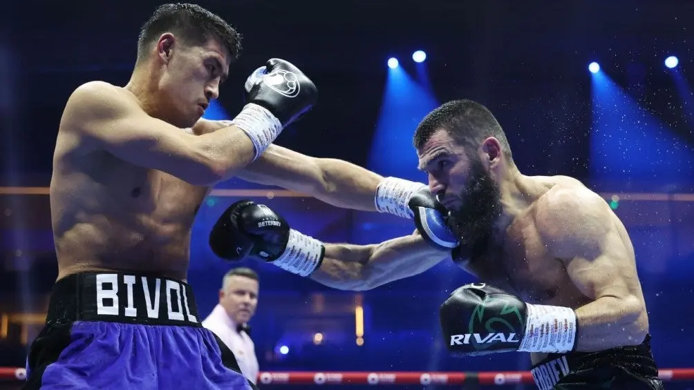 Artur Beterbiev vs Dmitry Bivol | AP