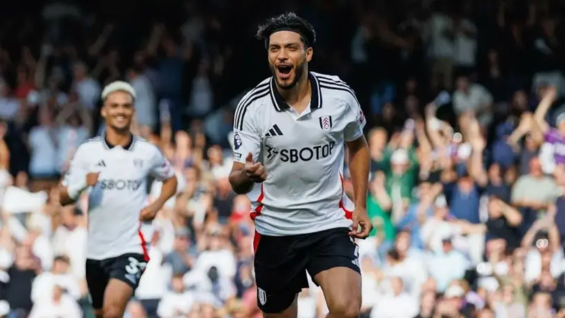 Premier League presume marca de Raúl Jiménez