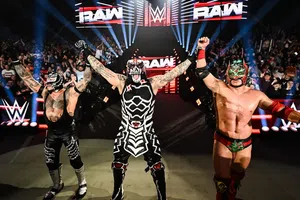 Penta, Rey Mysterio y Dragon Lee vencieron a The Vision en el final de la gira europea de WWE