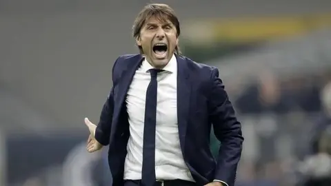 Antonio Conte se ‘postula’ para la Selección de Italia