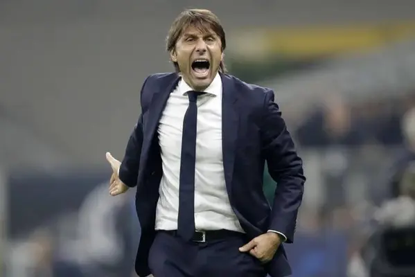 Antonio Conte se ‘postula’ para la Selección de Italia