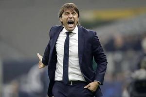 Antonio Conte se ‘postula’ para la Selección de Italia