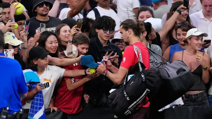 Zverev se suma a la fiesta de Djokovic y Alcaraz en el Abierto de Australia