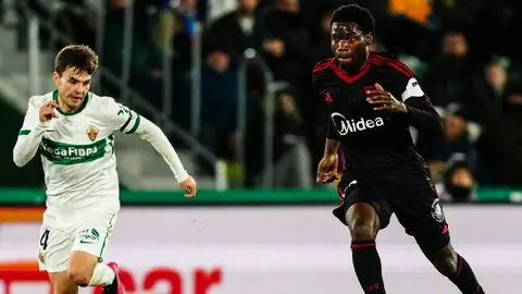 Sevilla rescata empate, de último minuto, ante el Elche y Matías Almeyda respira