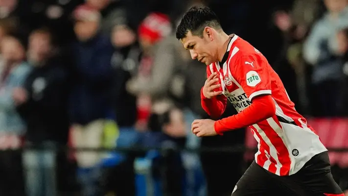 PSV despide a Chucky Lozano con una contundente victoria ante Feyenoord de Santi Giménez