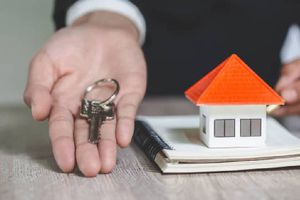 ¿Nueva ley permitirá a inquilinos despojar a propietarios de sus viviendas? Esto sabemos