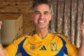 Robbie Williams sorprende y luce camiseta de Tigres previo a duelo con Cruz Azul