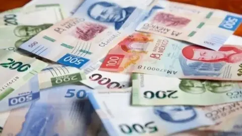 ¡Así puedes ahorrar 100 mil pesos en un año! Paso a paso el reto de los 365 sobres