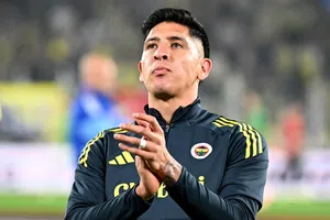 ¿Vuelve a casa? Edson Álvarez negocia un regreso soñado