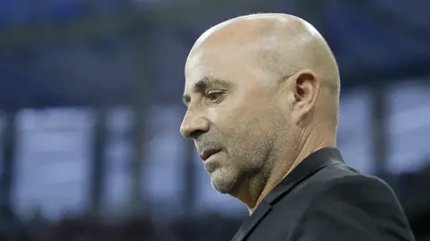 Sampaoli explota por burlas a su estatura; lo tuvieron que sacar del campo