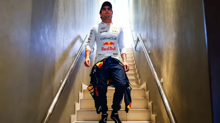 ¡Viejos los trapos! Checo Pérez reaccionó a la viral foto de 2016 que compartió Franco Colapinto