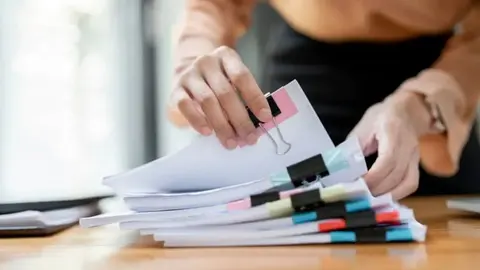Estos son los documentos certificados y actualizados para trámites en 2025