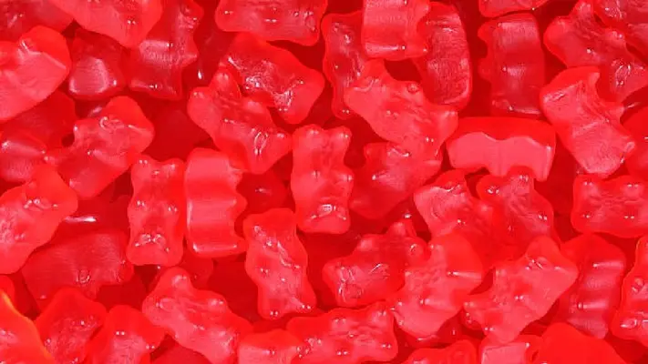 FDA prohíbe el colorante rojo número 3 en alimentos por tener relación con el cáncer