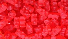 FDA prohíbe el colorante rojo número 3 en alimentos por tener relación con el cáncer