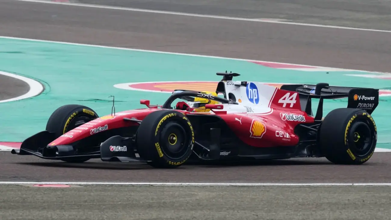 Ferrari presenta su nuevo monoplaza con "problemas" en pista | AP