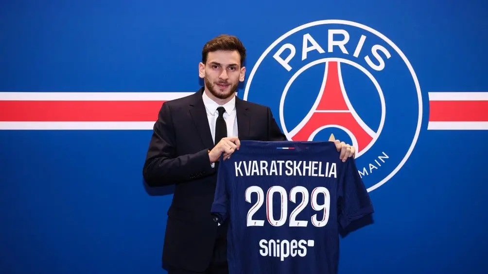 PSG confirma fichaje de Khvicha Kvaratskhelia | X: @PSG_inside