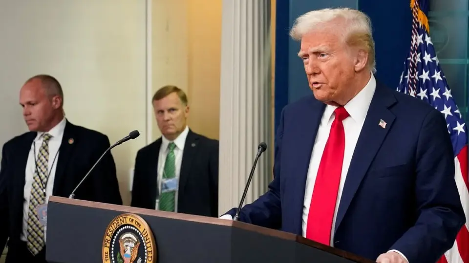 Donald Trump culpa al piloto del helicóptero por la tragedia del accidente aéreo en Washington