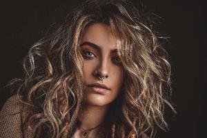 Paris Jackson revela problemas de adicciones: “Soy alcohólica y adicta a la heroína”
