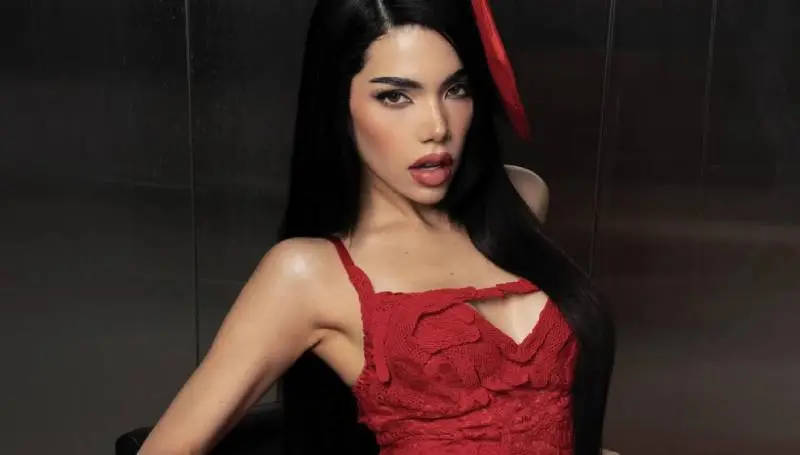 Kenia Os será coronada como Reina del Pride CDMX 2026 durante la Marcha del Orgullo LGBT+ en la capital. / IG: @keniaos