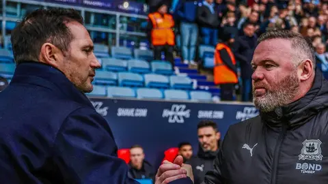 Frank Lampard 'humilla' a Wayne Rooney en el Boxing Day de la EFL Championship