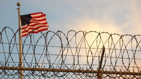 Estados Unidos envía a migrantes ilegales venezolanos a la Bahía de Guantánamo: “Personas ‘altamente peligrosas’”