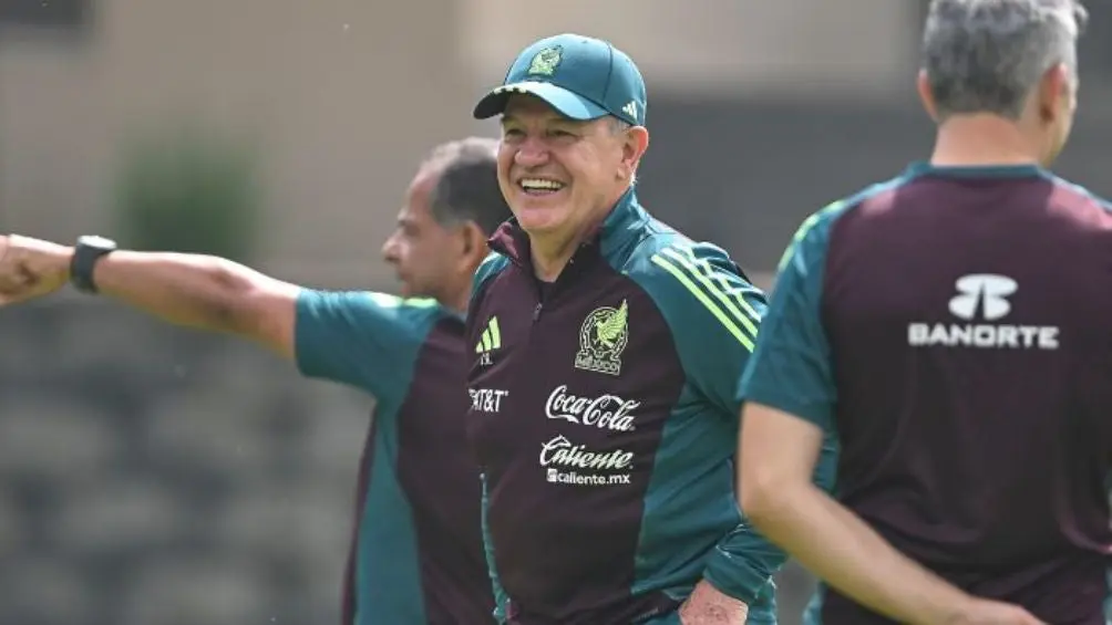 Javier Aguirre en un entrenamiento de México | IMAGO7
