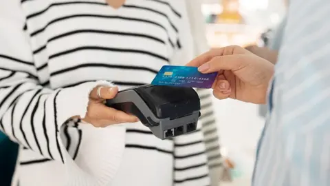 SAT 2025: ¿Habrá multas para quienes se depositen frecuentemente en sus cuentas bancarias?