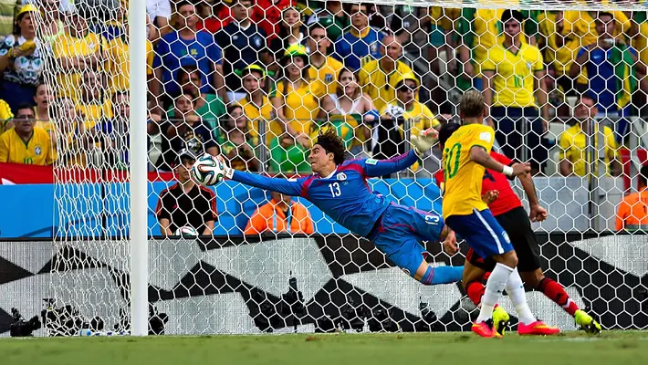 Afición brasileña reconoce a Memo Ochoa como el "mejor portero de México"