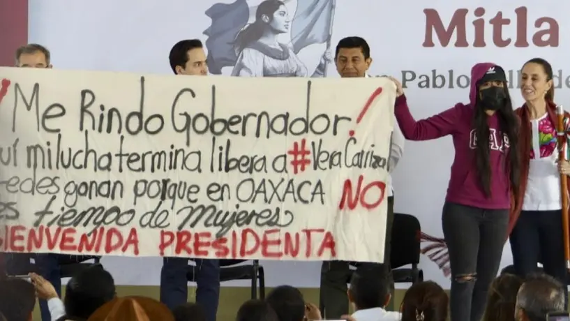 Saxofonista María Elena Ríos irrumpe evento de Sheinbaum: “Las mujeres no tenemos justicia en Oaxaca”