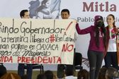 Saxofonista María Elena Ríos irrumpe evento de Sheinbaum: “Las mujeres no tenemos justicia en Oaxaca”