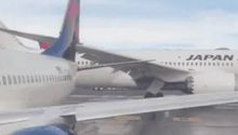 Avión de Japan Airlines choca con una aeronave de Delta Air Lines en Seattle