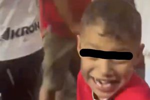 ¡A lo Atlas! Niño festejó con todo el triunfo del Rojinegro