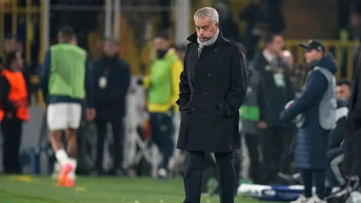¡Difíciles vacaciones! José Mourinho será operado durante el parón invernal en Turquía