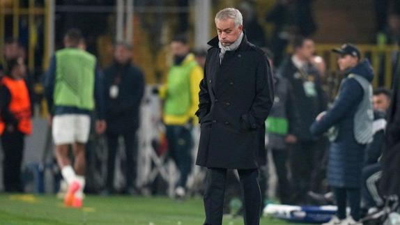 ¿Se cae su llegada a Real Madrid? Cláusula de Mourinho con Benfica aumentó su valor