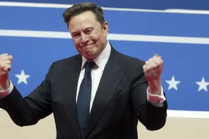Elon Musk se defiende de críticas por supuestamente hacer saludo nazi
