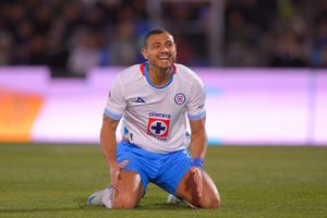 TV Azteca revela que en Cruz Azul no gustó la presencia de Giakoumakis en Los Protagonistas