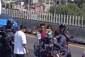Motociclista salva a bebé con oxígeno atrapada en un bloqueo en la México-Pachuca